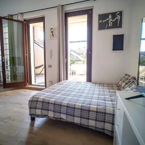 Flat With Terrace Close To Forum And Milanofiori Metro Appartamento